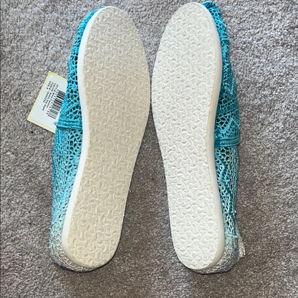 Toms Blue Lace Flats - Picture 3 of 4